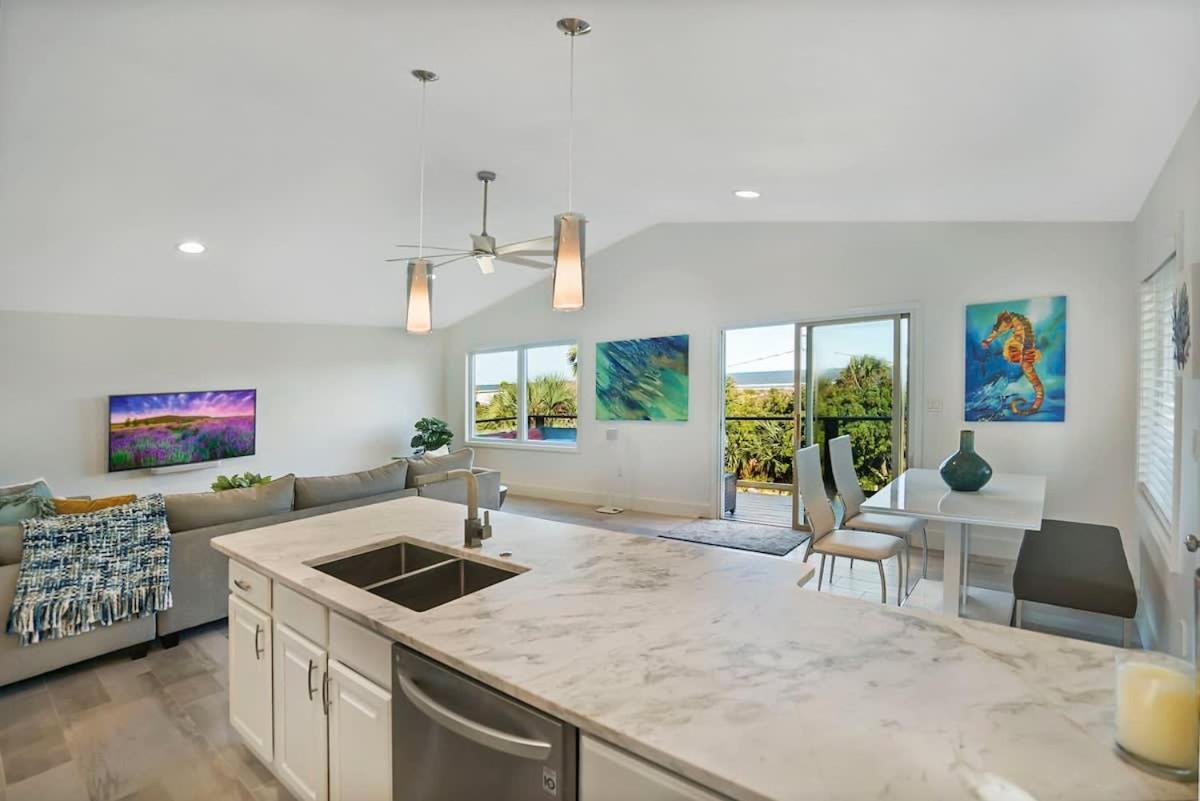 Ocean Views Retreat! Renovated Apt With Beach Bikes! セント・オーガスティン エクステリア 写真